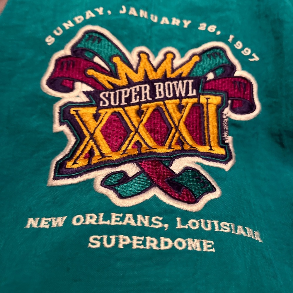Vintage 1997 New Orleans NFL Super Bowl windbreaker.by LogoAthletic